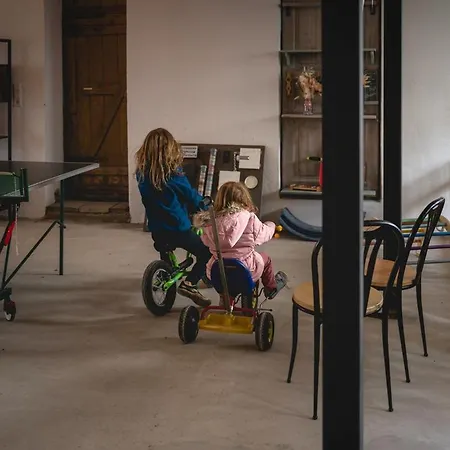 Hofgut Eveshausen Familienquartier 6-11 Gaeste Chalet