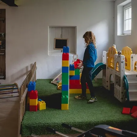 Hofgut Eveshausen Familienquartier 6-11 Gaeste Dommershausen