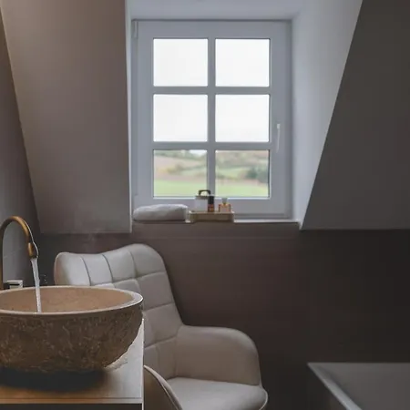 Chalet Hofgut Eveshausen Familienquartier 6-11 Gaeste Dommershausen